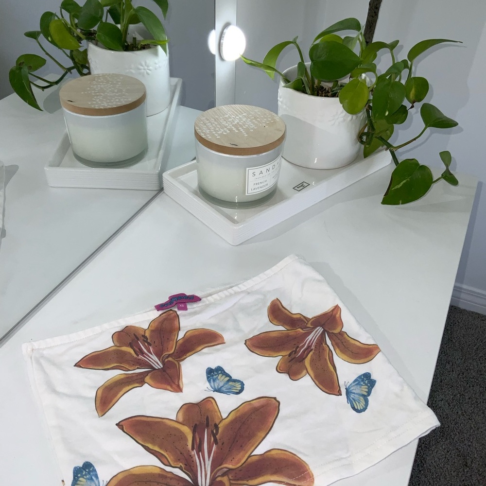 Edikted White Crop Top with Brown Floral Design